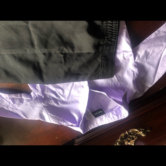 Three dress shirts have ties to match - Picture 2 of 6
